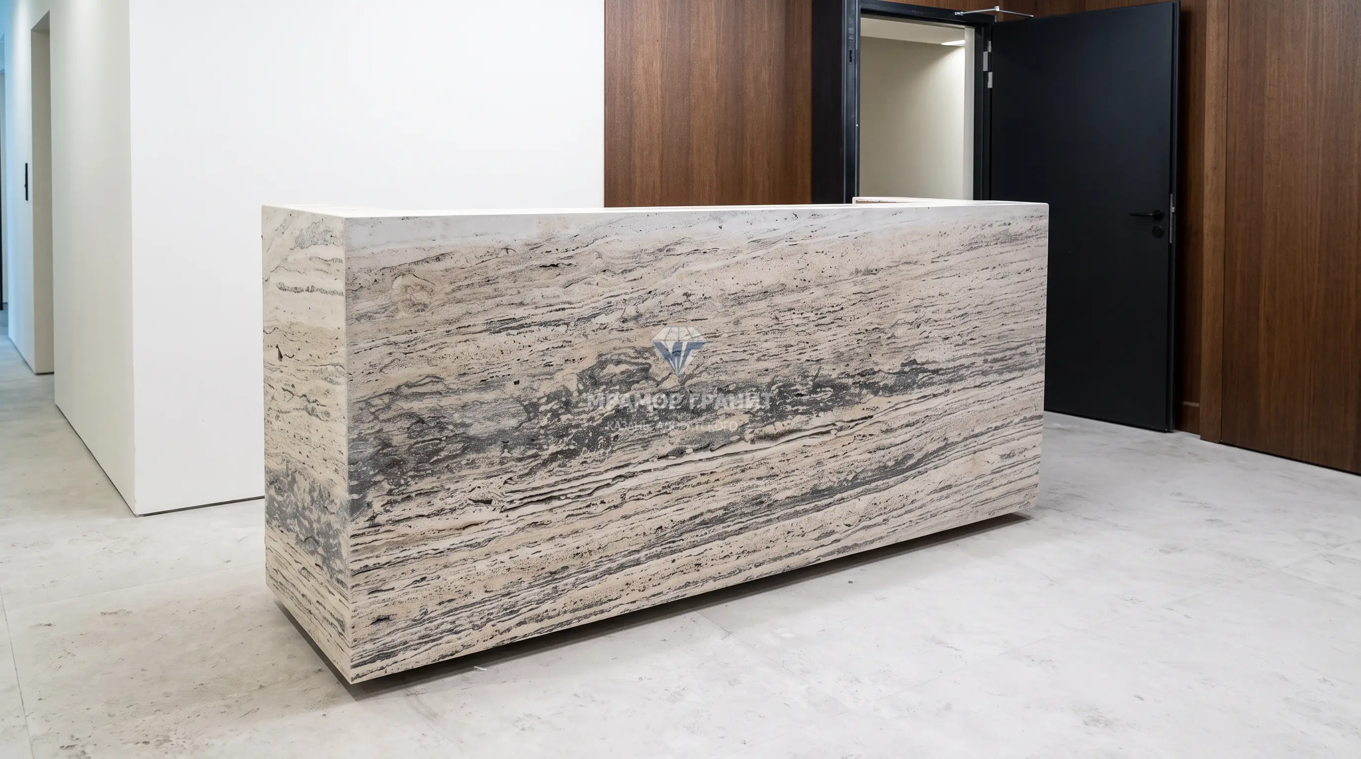 Травертин Travertine Ivory Vein Cut
